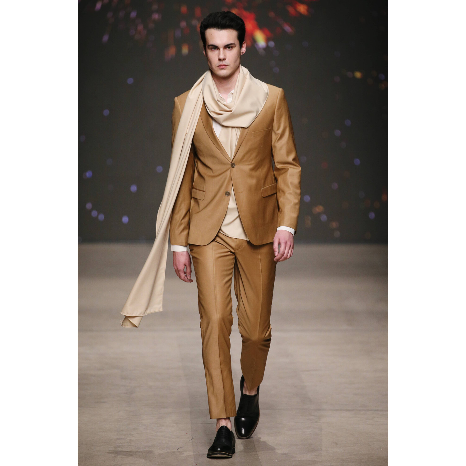 Фото 21DOT12 | The Twenty One Twelve Fall 2019 Ready-to-Wear / 21DOT12 | The Twenty One Twelve осень-зима 2019 / Неделя моды: Москва